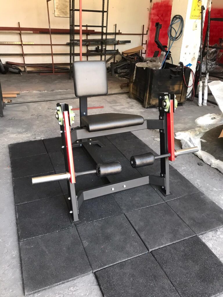 Plate Loaded Leg Extension Machine